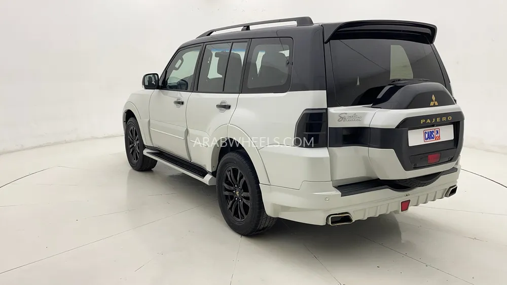 Mitsubishi Pajero 2020 for Sale in Dubai Image-5