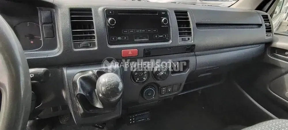 تويوتا هايس 2014 for Sale in الشارقة Image-14