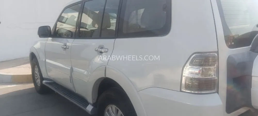 ميتسوبيشي باجيرو آي أو 2014 for Sale in أبو ظبي Image-2