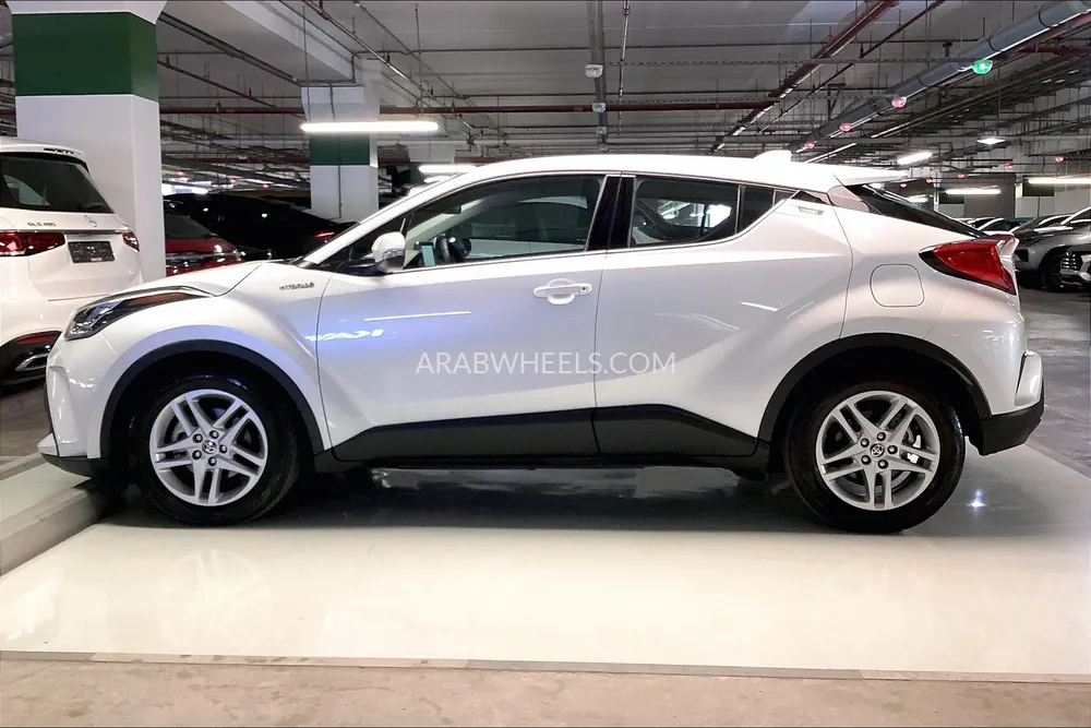Toyota C-HR 2023 for Sale in Sharjah Image-3