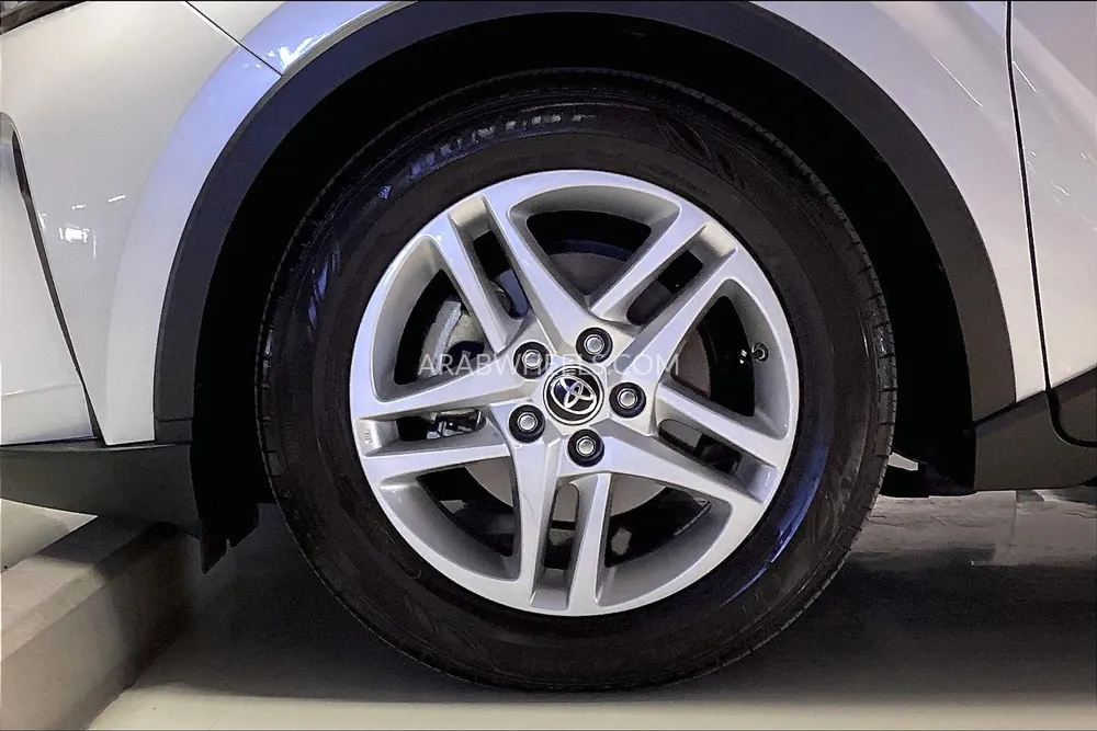 Toyota C-HR 2023 for Sale in Sharjah Image-9