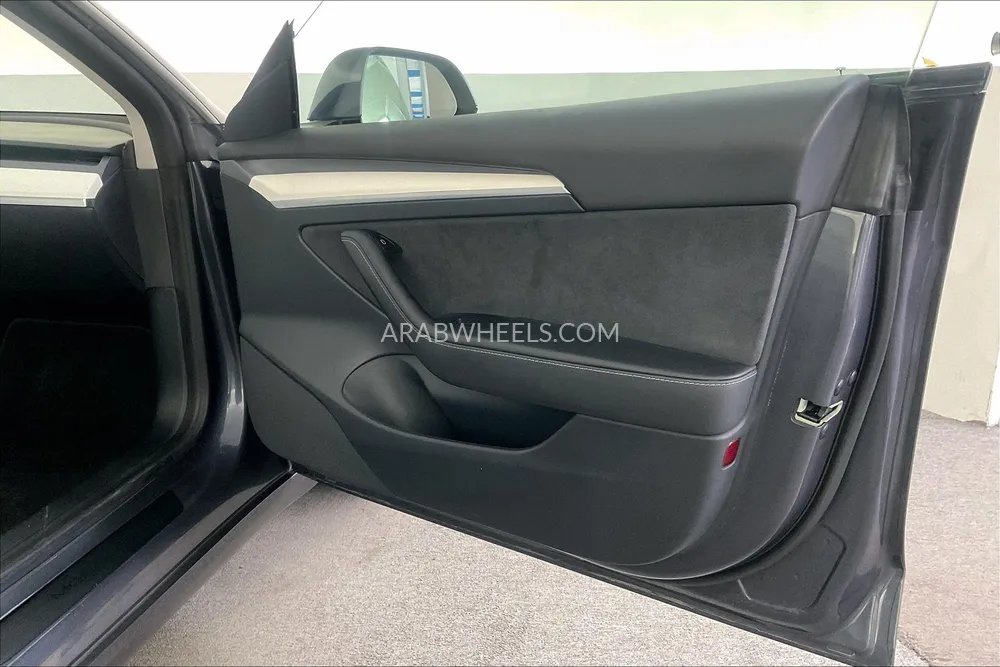تسلا موديل 3 2021 for Sale in الشارقة Image-25