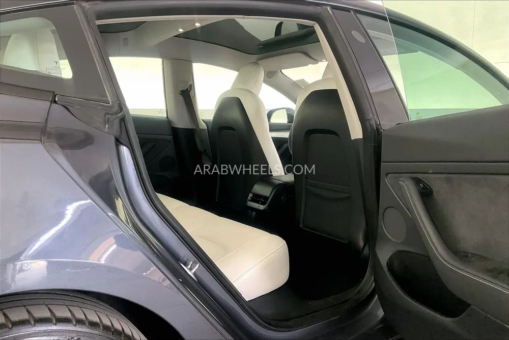 تسلا موديل 3 2021 for Sale in الشارقة Image-27