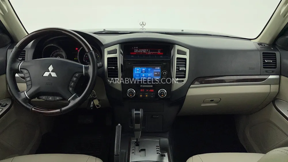 Mitsubishi Pajero 2016 for Sale in Dubai Image-12