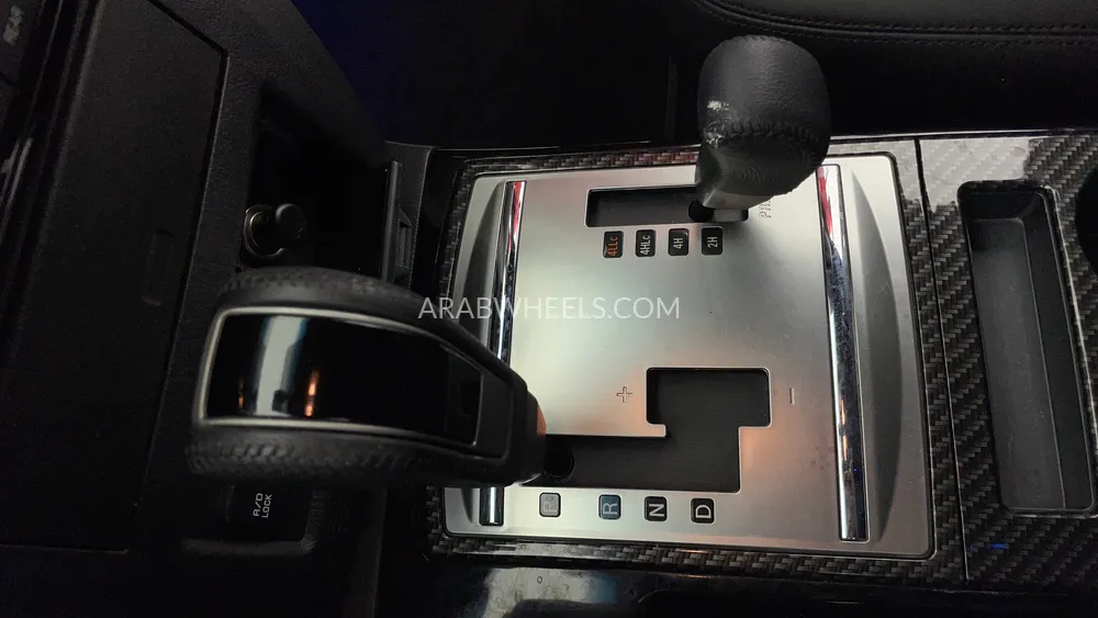 Mitsubishi Pajero 2020 for Sale in Dubai Image-18