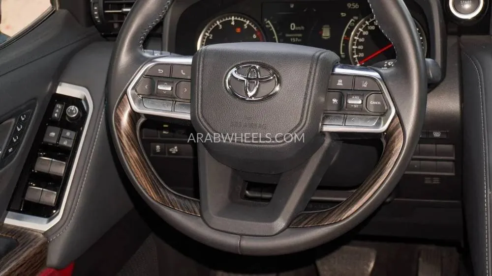 Toyota Land Cruiser 2023 for Sale in Dubai Image-9