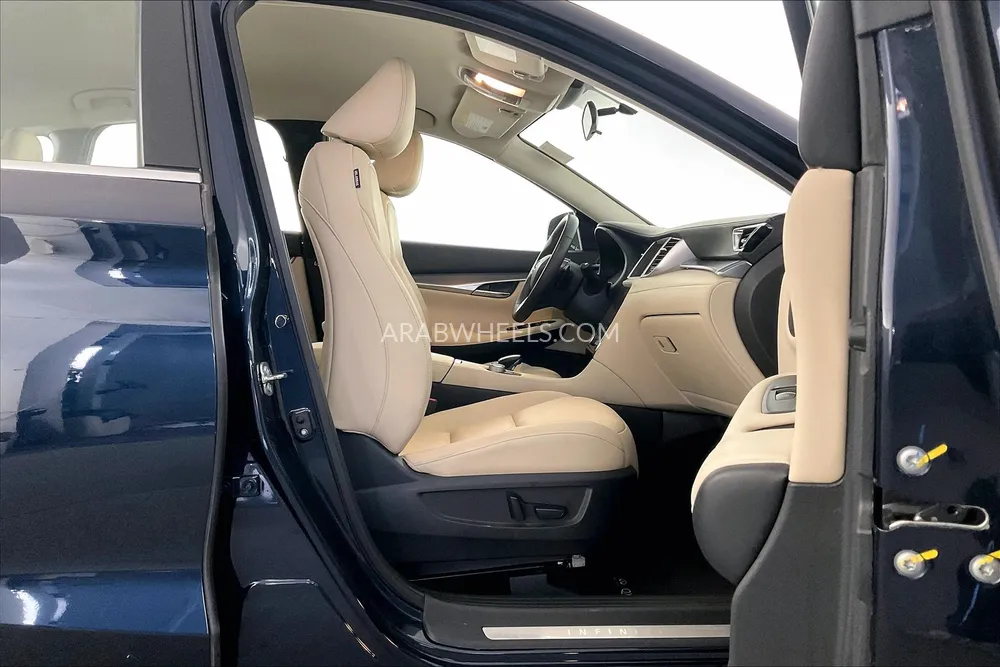 Infiniti QX50 2021 for Sale in Dubai Image-13