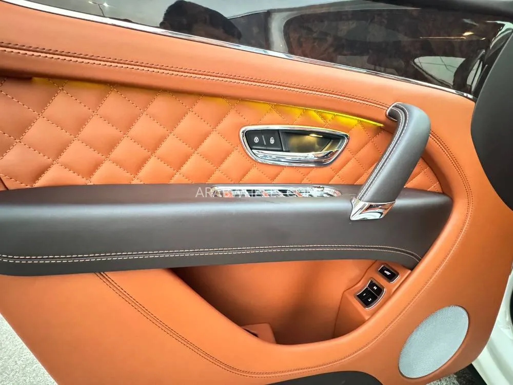 Bentley Bentayga 2018 for Sale in Dubai Image-5