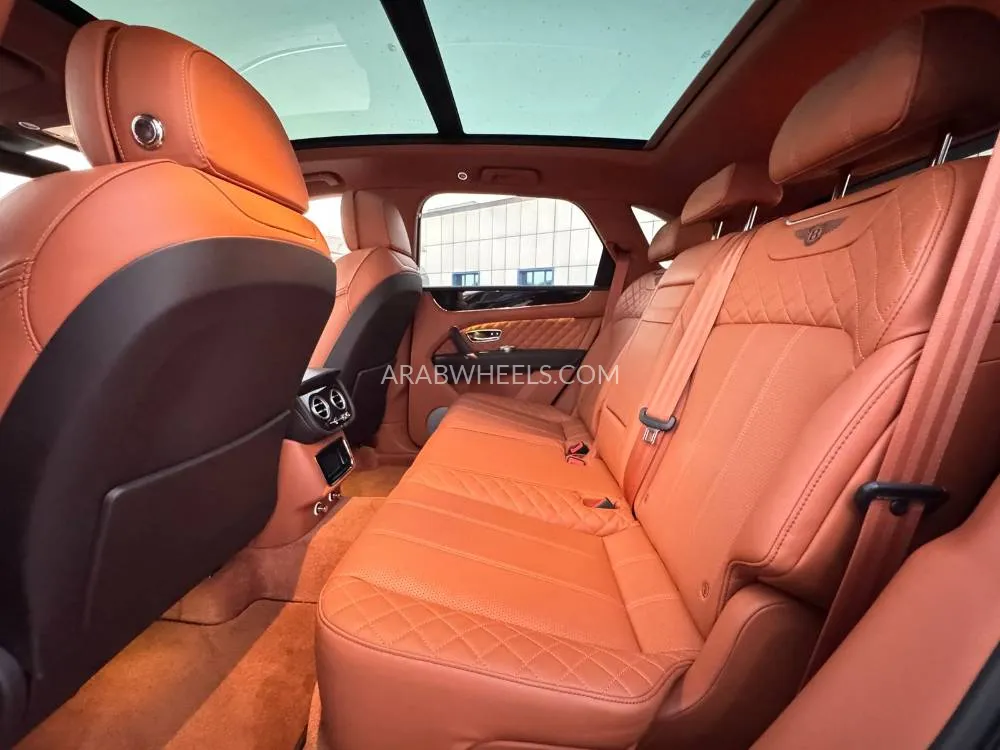 Bentley Bentayga 2018 for Sale in Dubai Image-17