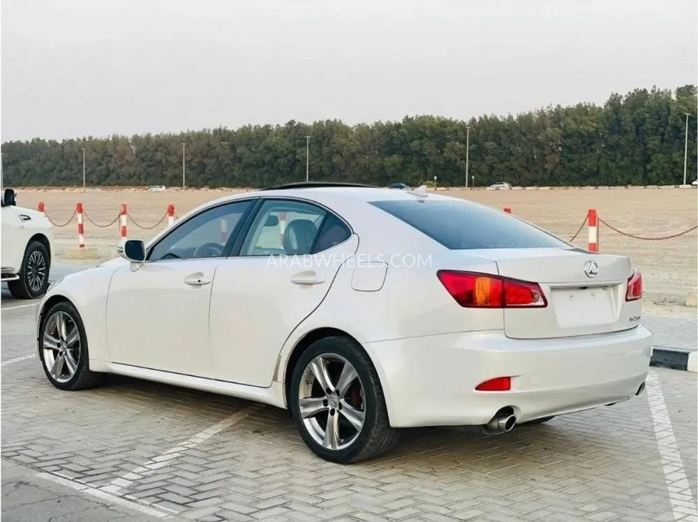 Lexus IS 2011 for Sale in Sharjah Image-11