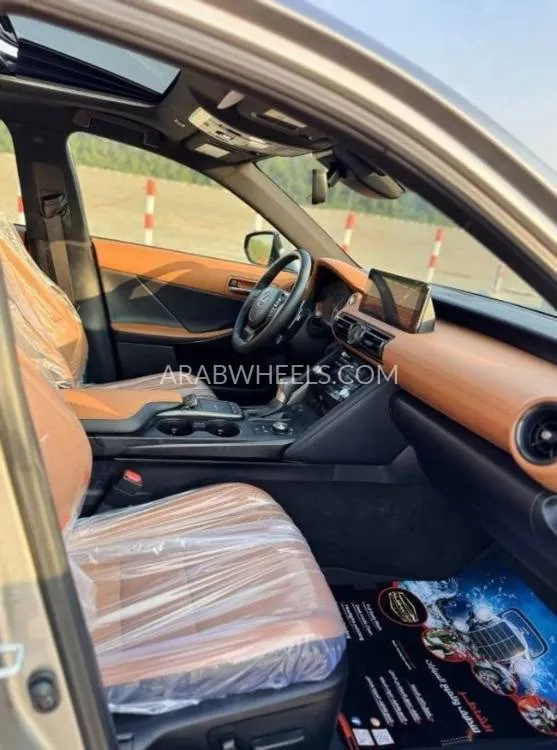 Lexus IS 2023 for Sale in Sharjah Image-8