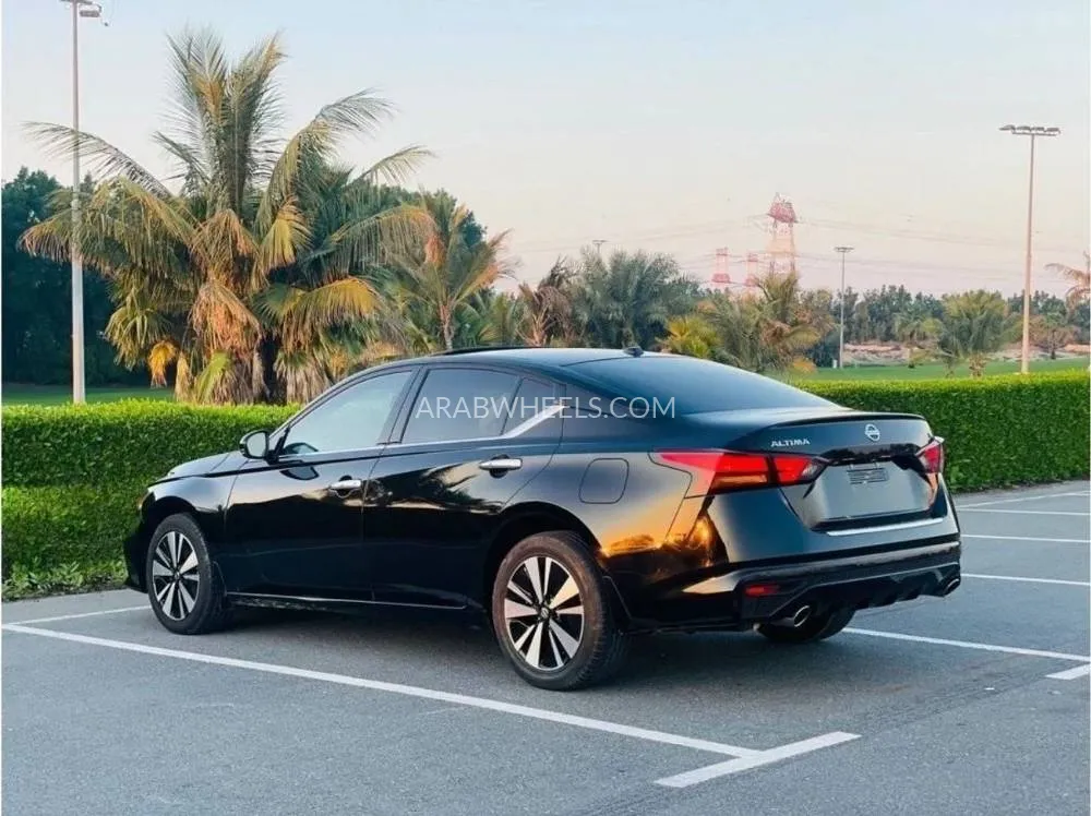 Nissan Altima 2019 for Sale in Sharjah Image-10