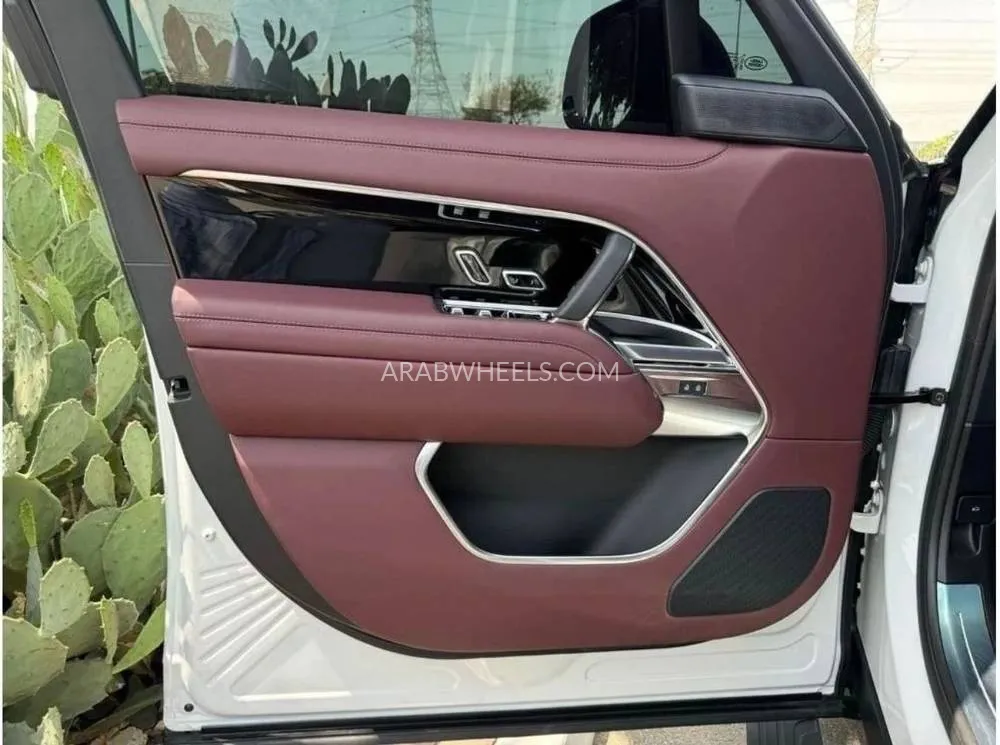 Land Rover Range Rover 2023 for Sale in Dubai Image-5