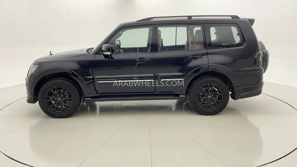 Mitsubishi Pajero 2020 for Sale in Dubai Image-6