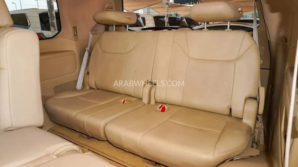 لكزس LX 2010 for Sale in الشارقة Image-16