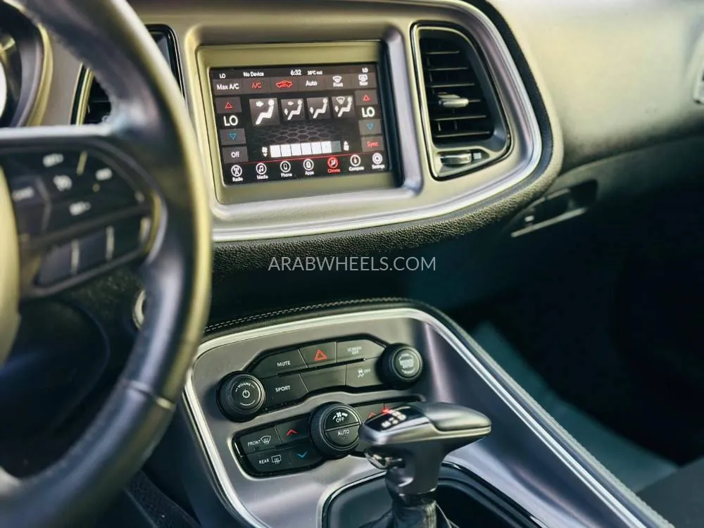 Dodge Challenger 2020 for Sale in Sharjah Image-8