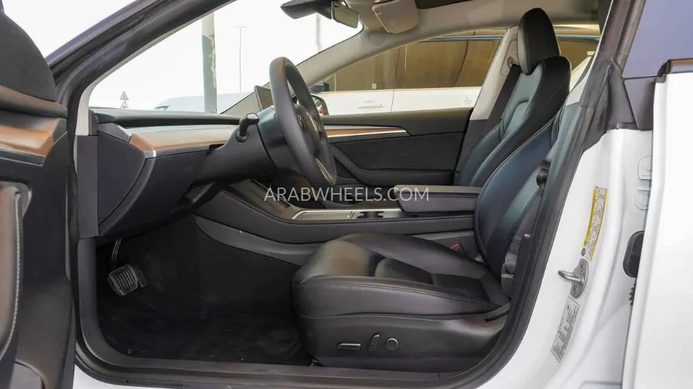 تسلا موديل 3 2023 for Sale in الشارقة Image-4
