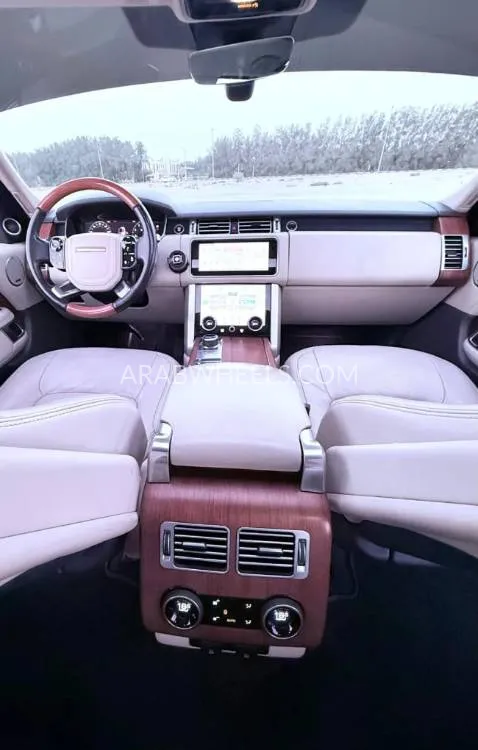 Land Rover Range Rover 2019 for Sale in Ajman Image-7