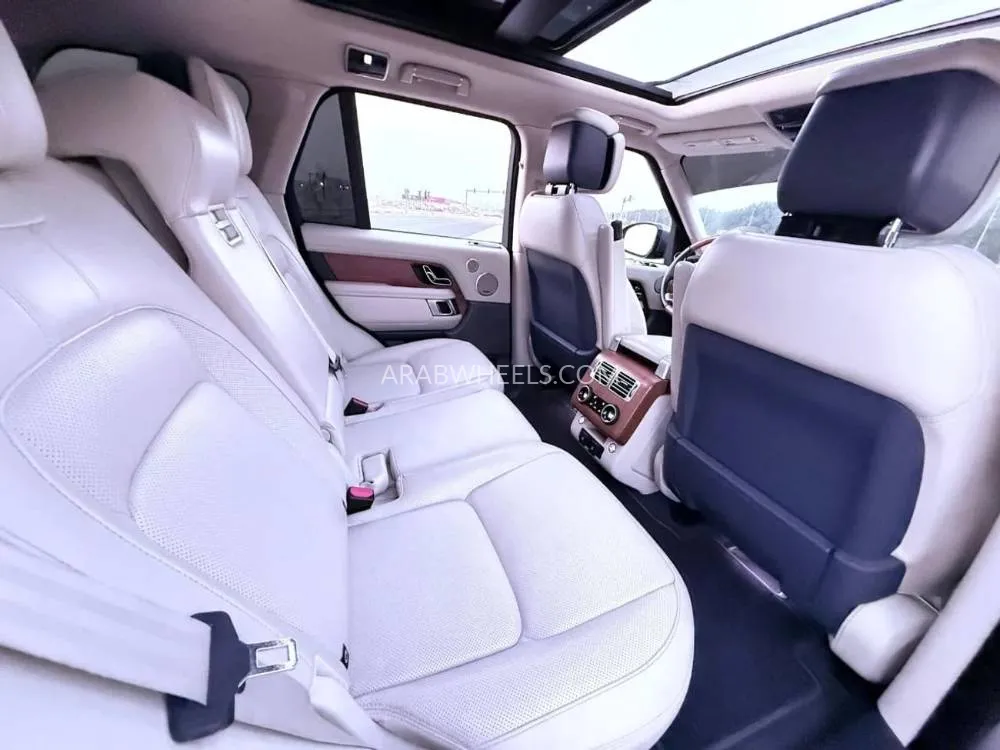 Land Rover Range Rover 2019 for Sale in Ajman Image-9