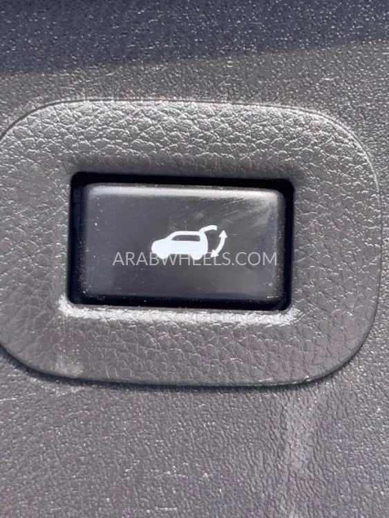 Infiniti QX80 2018 for Sale in Sharjah Image-13