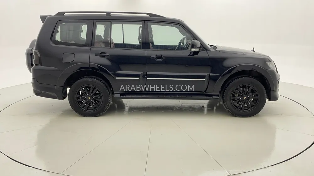 Mitsubishi Pajero 2020 for Sale in Dubai Image-2