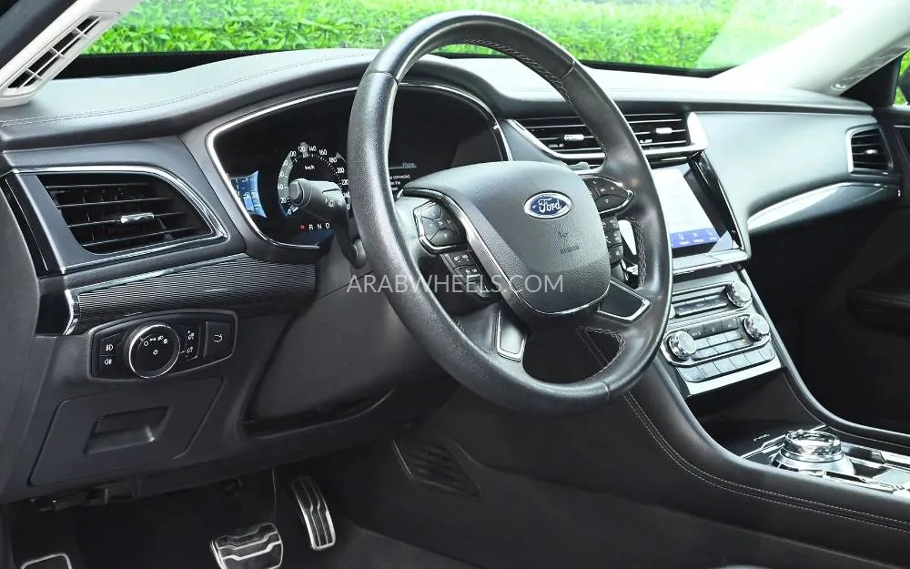 Ford Taurus 2022 for Sale in Sharjah Image-8