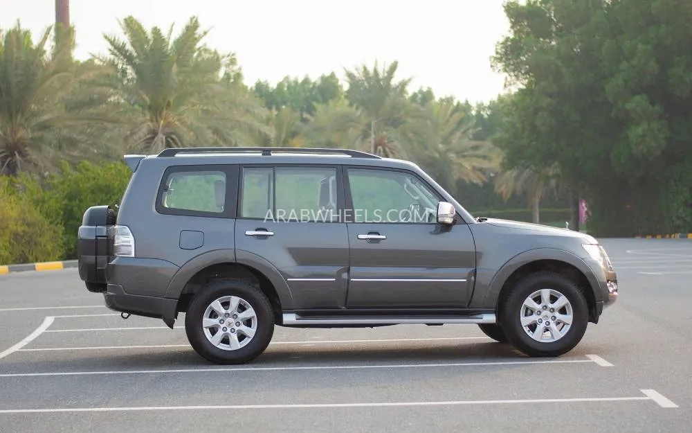 Mitsubishi Pajero 2019 for Sale in Sharjah Image-5