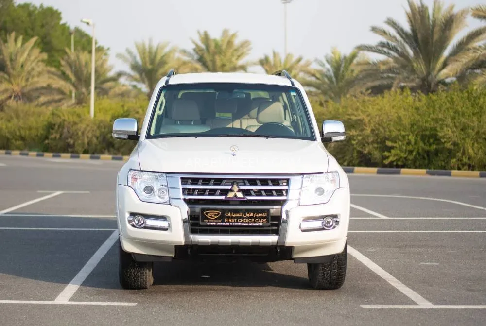 Mitsubishi Pajero 2019 for Sale in Sharjah Image-2