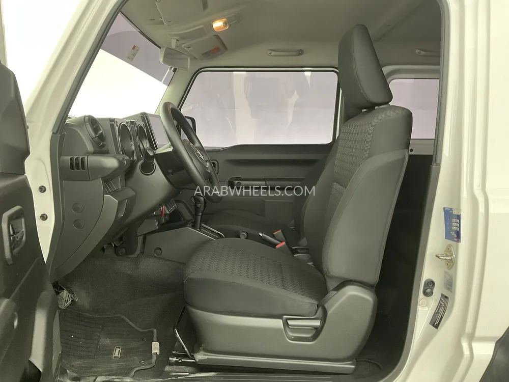 Suzuki Jimny 2022 for Sale in Sharjah Image-8
