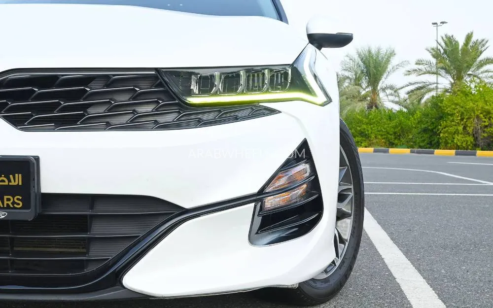 Kia K5 2020 for Sale in Sharjah Image-3