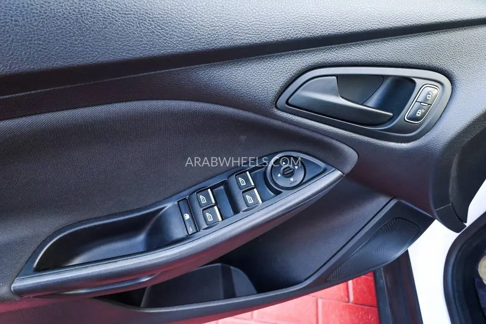 Ford Focus 2018 for Sale in Sharjah Image-5