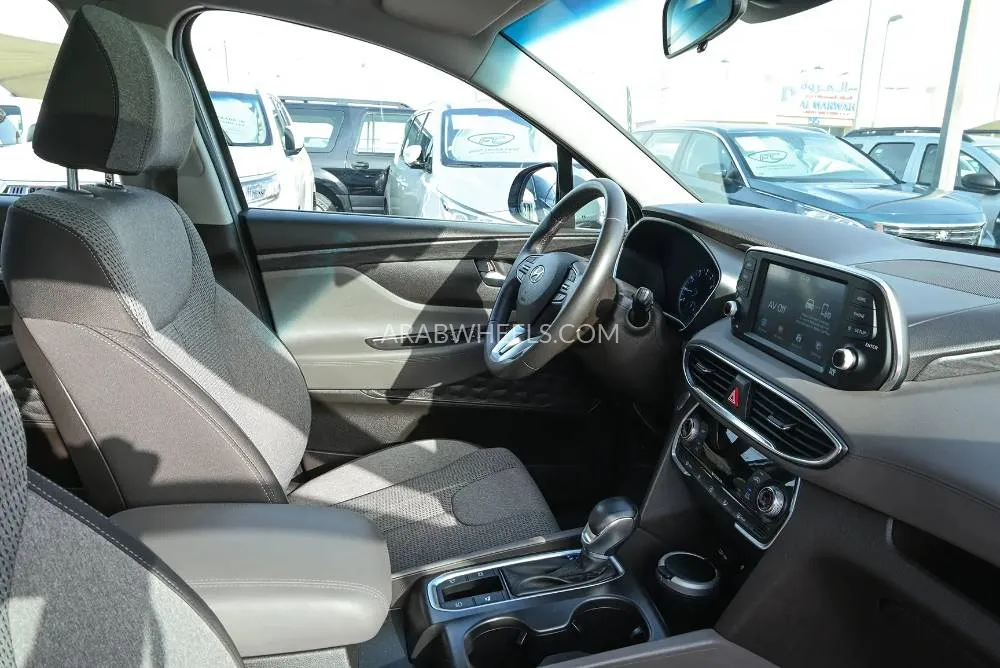 Hyundai Santa Fe 2020 for Sale in Sharjah Image-12