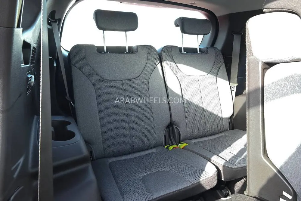 Hyundai Santa Fe 2020 for Sale in Sharjah Image-16
