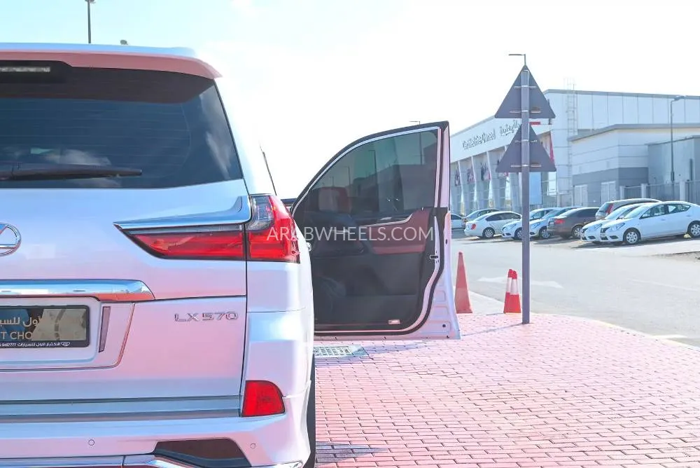 Lexus LX 2021 for Sale in Sharjah Image-19