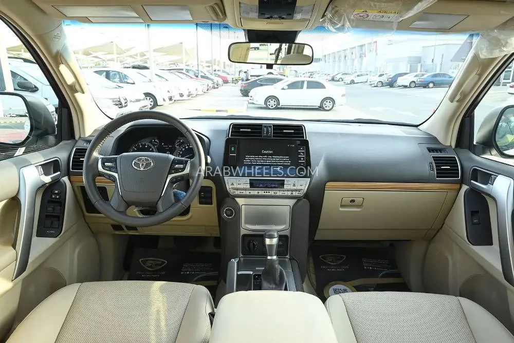 تويوتا لاند كروزر برادو 2022 for Sale in الشارقة Image-6