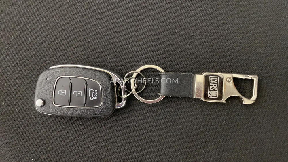 Hyundai Santa Fe 2018 for Sale in Dubai Image-25