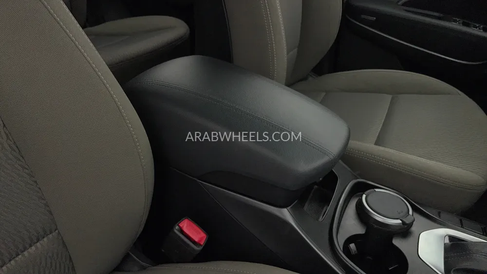 Hyundai Santa Fe 2018 for Sale in Dubai Image-32