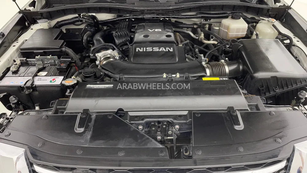 Nissan Patrol 2021 for Sale in Dubai Image-9