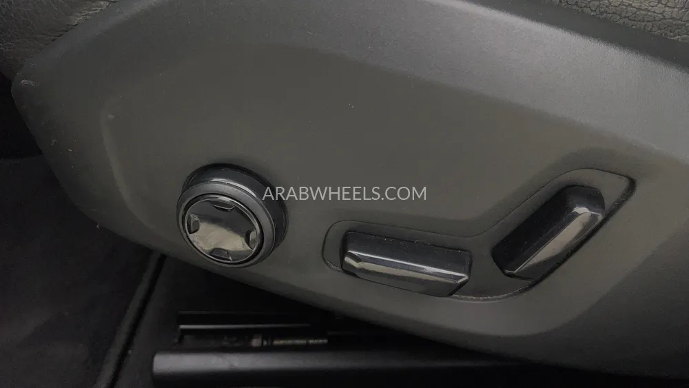 فولفو إس 90 2017 for Sale in دبي Image-24