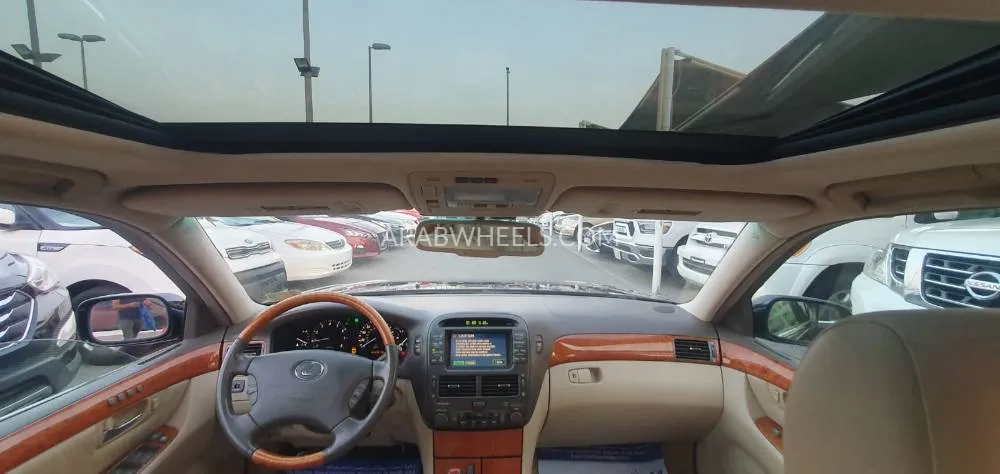 Lexus LS 2005 for Sale in Sharjah Image-5