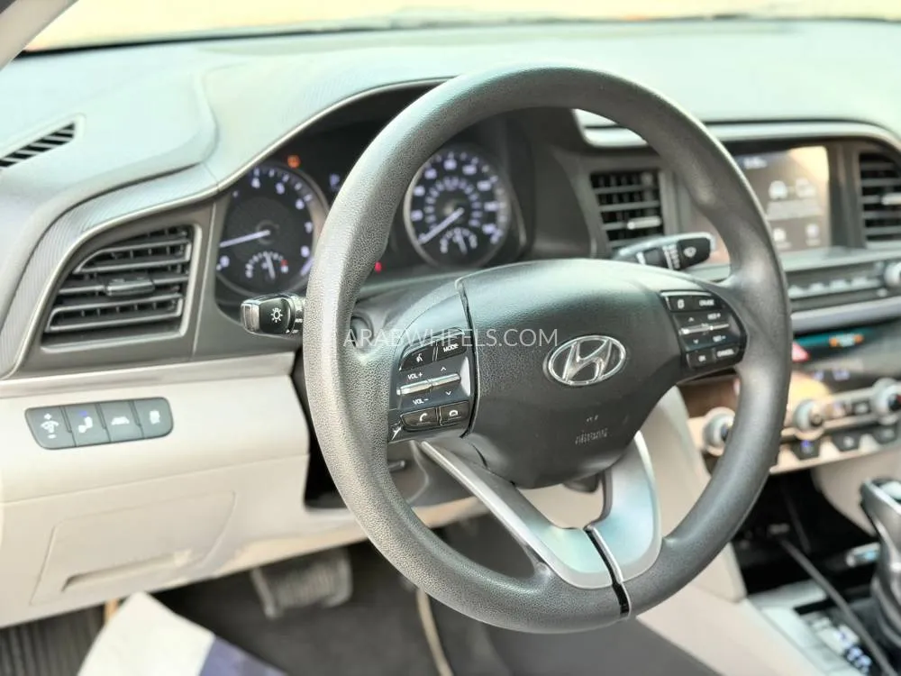 Hyundai Elantra 2020 for Sale in Dubai Image-6
