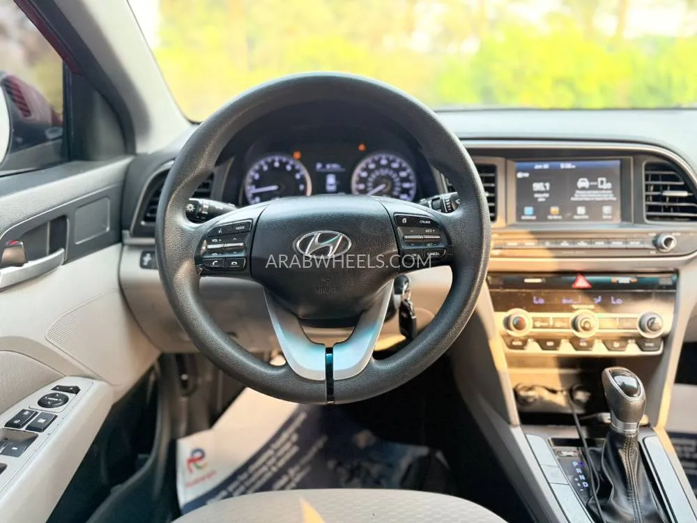 Hyundai Elantra 2020 for Sale in Dubai Image-8