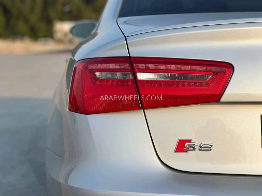Audi RS 6 2015 for Sale in Sharjah Image-6