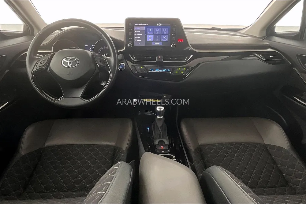 Toyota C-HR 2023 for Sale in Dubai Image-11