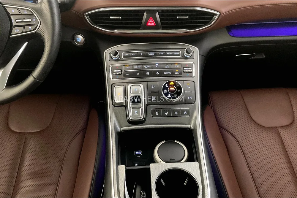 Hyundai Santa Fe 2022 for Sale in Sharjah Image-16