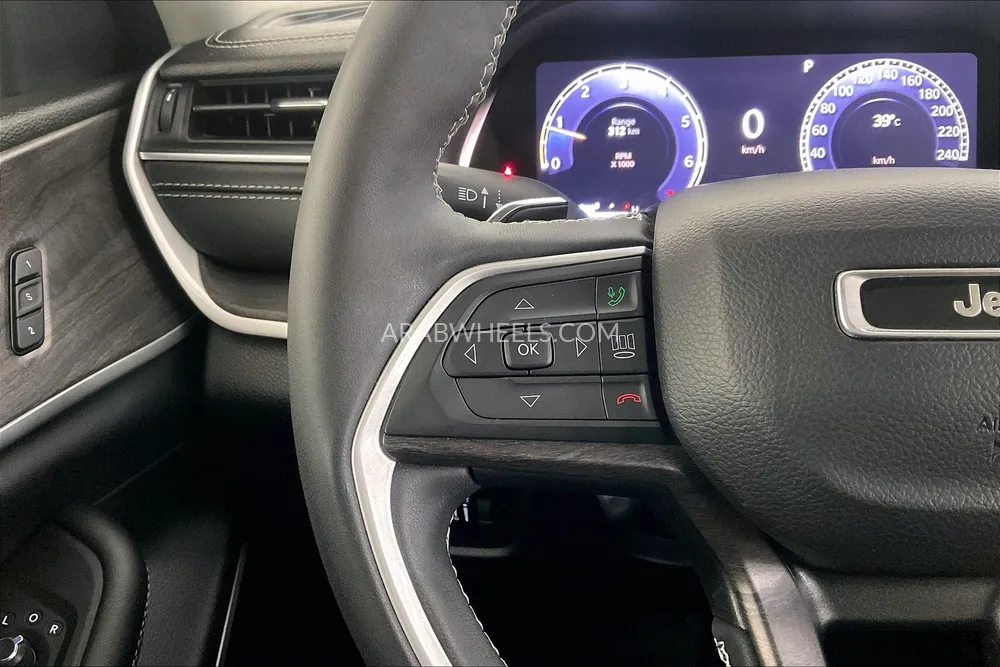 جيب جراند شيروكي إل 2023 for Sale in الشارقة Image-21