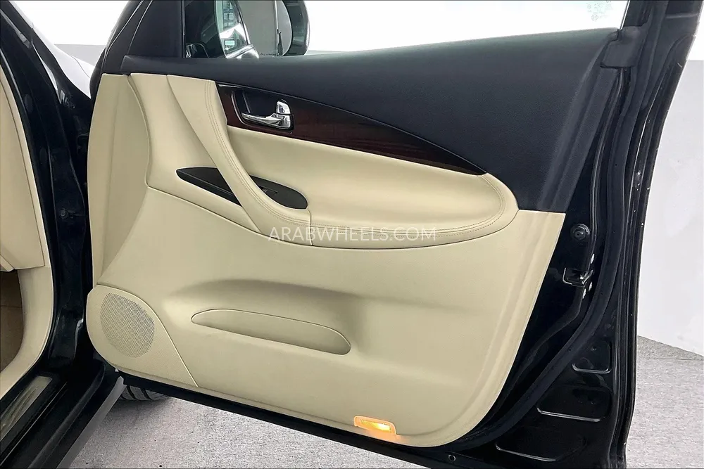Infiniti QX50 2016 for Sale in Sharjah Image-19