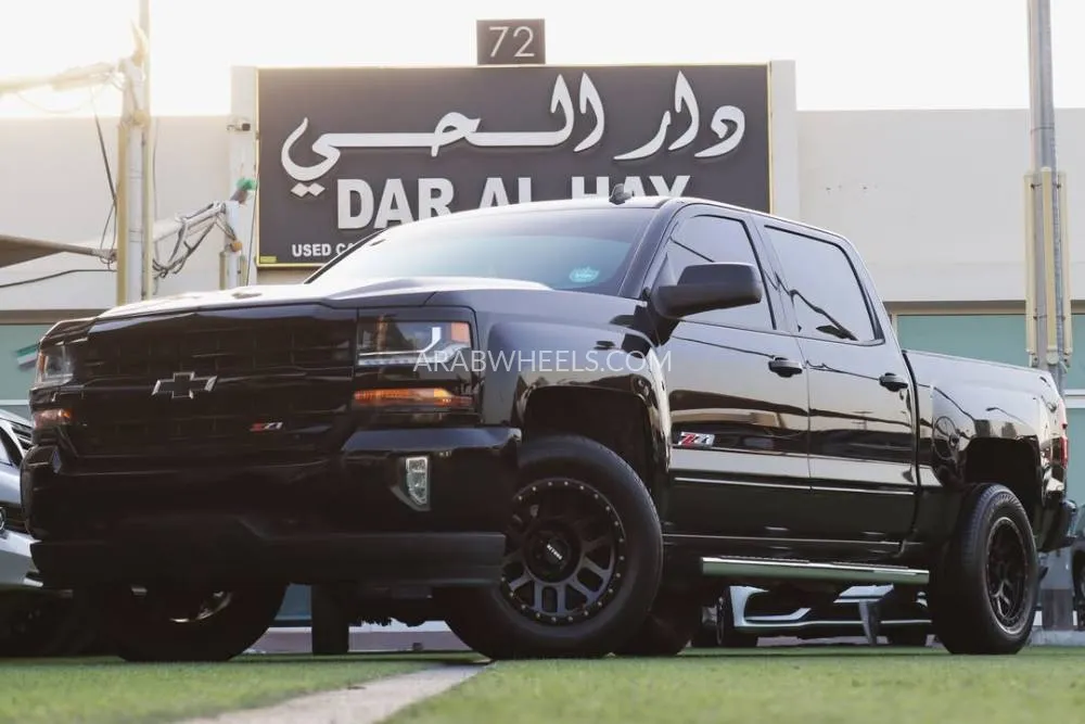 Chevrolet Silverado 2017 for Sale in Sharjah Image-2