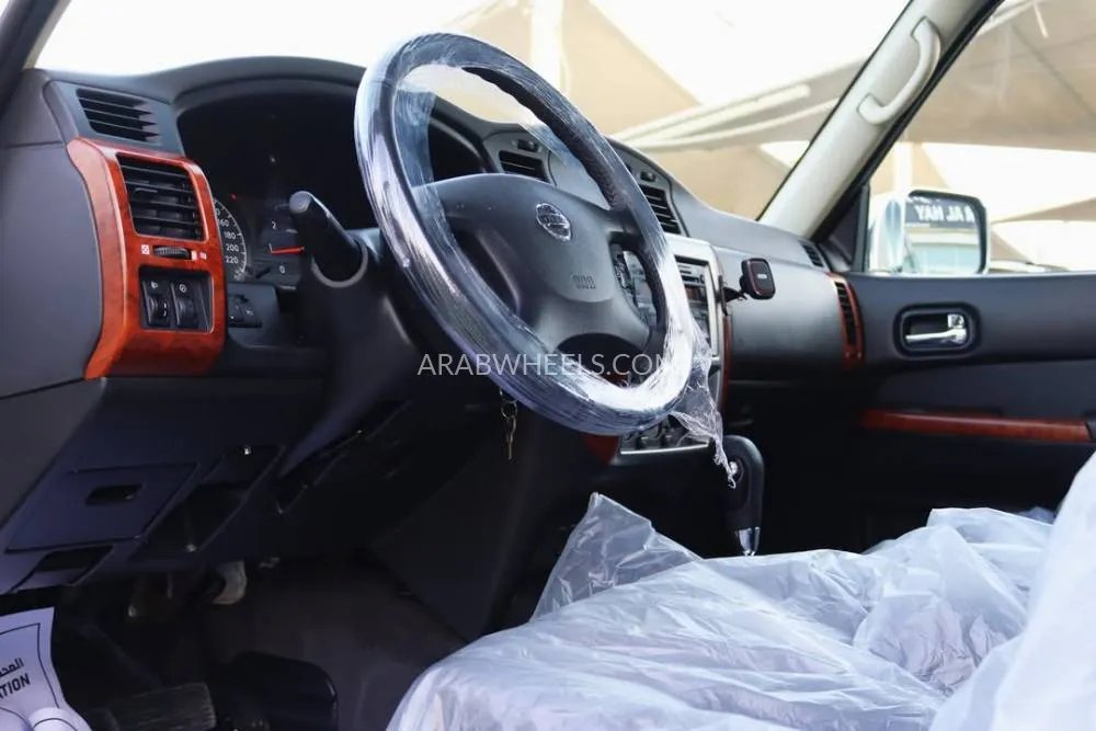 Nissan Patrol 2021 for Sale in Sharjah Image-5