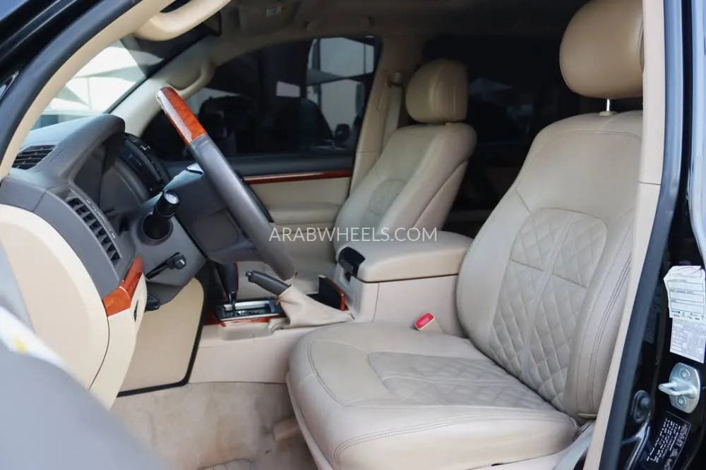 Toyota Land Cruiser 2015 for Sale in Sharjah Image-5